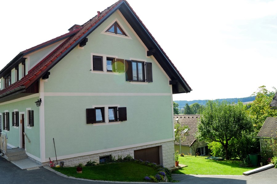 Und im alten Haus haben wir die Wärmeverteilung über Heizkörper gelassen.