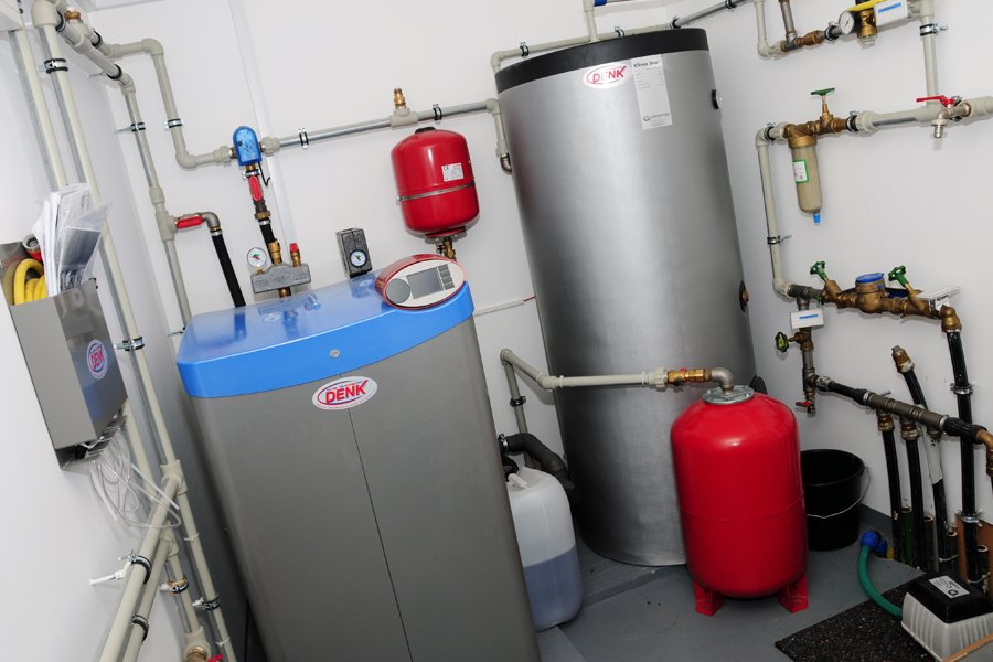 Da die Wärmepumpe keine Brennstoffe benötigt, ist man einfach am unabhängigsten. Wir beheizen jetzt damit 210 m² Wohnfläche.