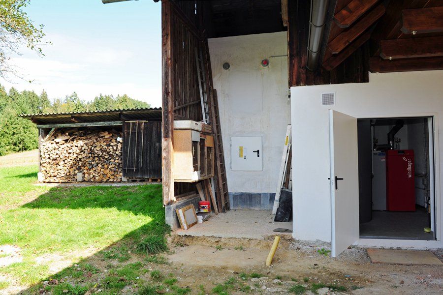 Toll, dass wir den alten bestehenden Silo jetzt super nutzen können. Der Heizungsraum wurde aber neu gebaut.