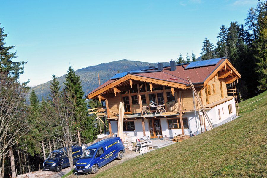 Wir haben bei unserem Neubau trotzdem eine Solaranlage integriert. Jetzt müssen wir uns überhaupt keine Gedanken mehr über Warmwasser machen.