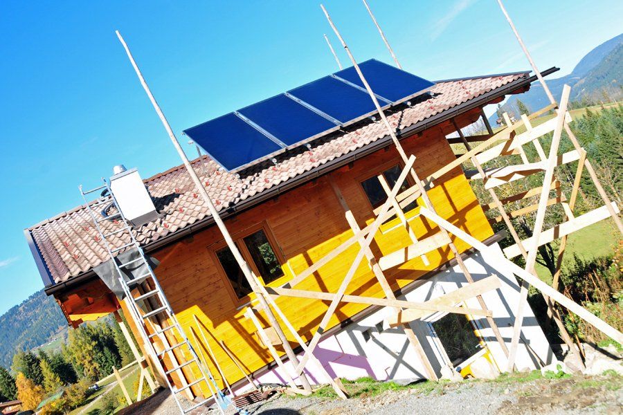 Wir haben wahrlich in die Zukunft investiert. Mit dem neuen Heizhaus haben wir auch gleich den Platz und Gegebenheiten geschaffen eine weitere Fernleitung zu legen.