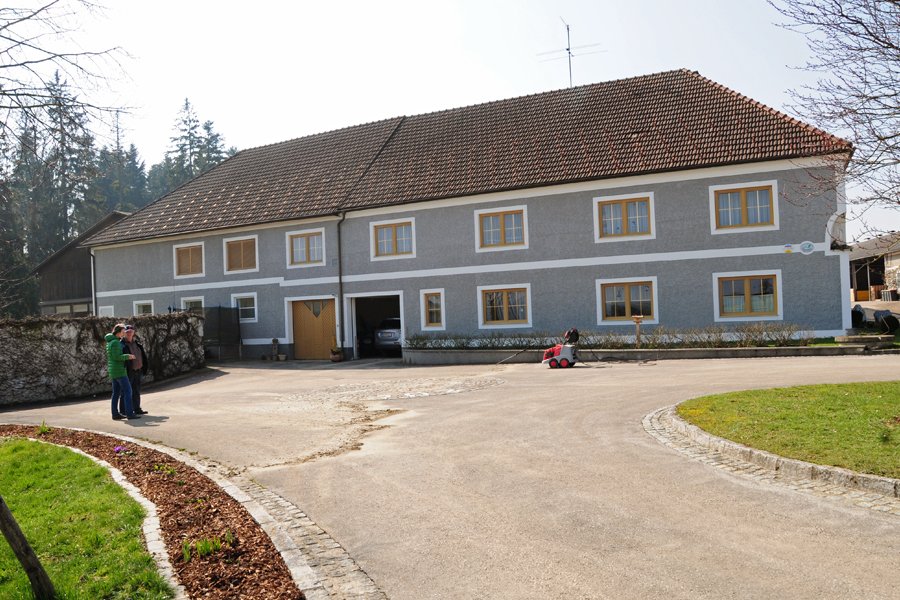 Mit unserer neuen Hackgut-Anlage beheizen wir 500m² Wohnfläche + den Stall.