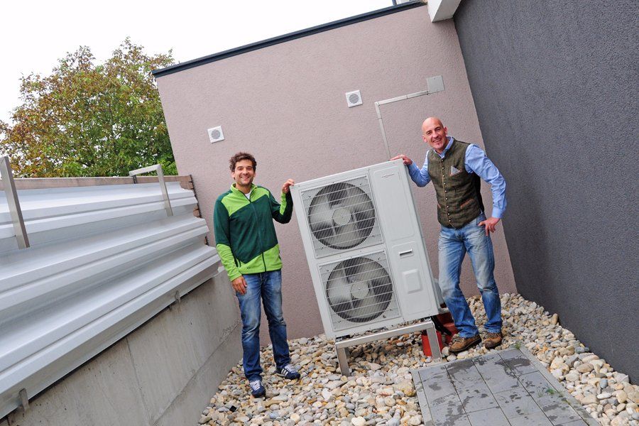 Die Luft-Wärmepumpe ist platzsparend, ökologisch und ökonomisch. Wir sind sehr zufrieden!
