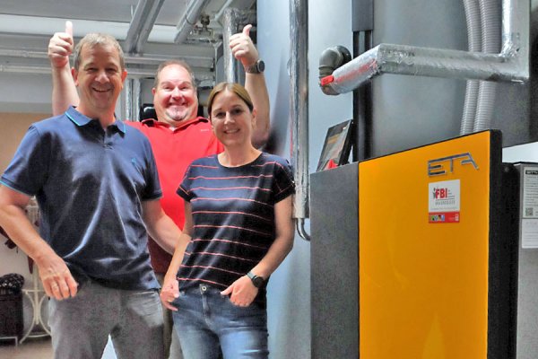 Ein zentrales Heizsystem für zwei Haushalte