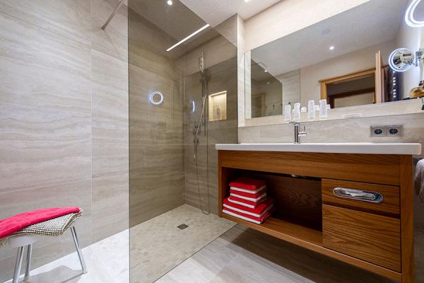 35 Zimmer superschön saniert