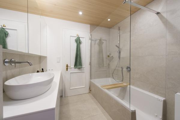 Badezimmer mit JOICE Walk In +