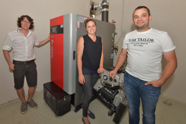 Milchhof heizt mit Hackgut