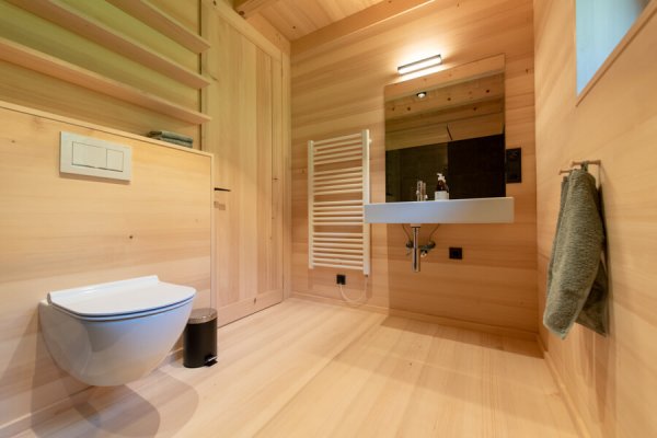 Viel helles Holz