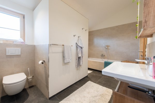 Üsr Hausinstallateur mit Handschlagqualität