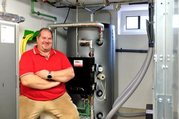 Eine saubere Sache: Pellets im Stahlblechtank