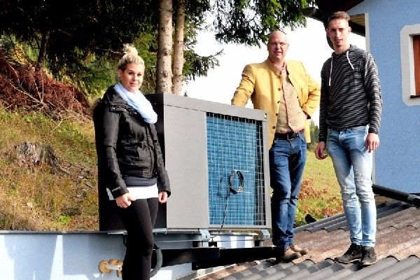 Junge Leute, moderne Technik