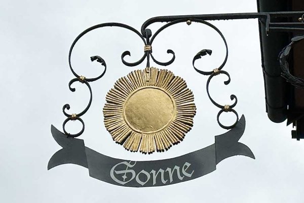 Sonne heizt mit Sonne