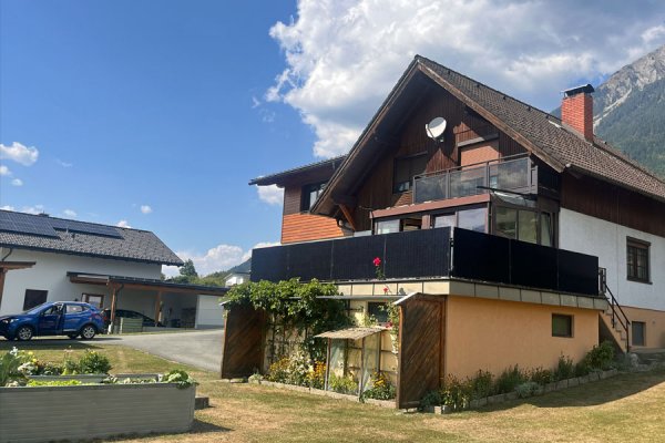 Der Balkon fängt die Sonne ein