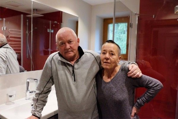Zufriedenheit im neuen Bad