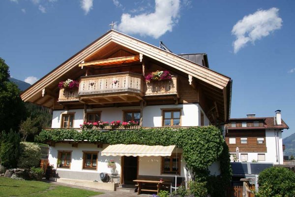 Das erste Haus im Ort