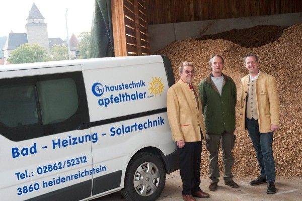 Holz für die Wasserburg