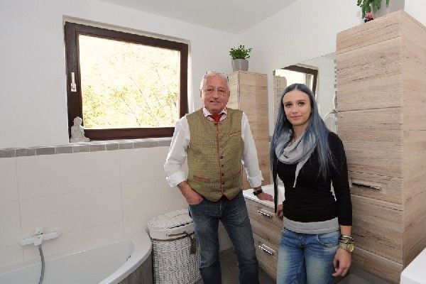 Zufriedenheit im neuen Bad
